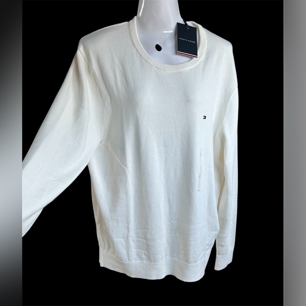 NWT TOMMY HILFINGER Creamy white crew neck sweater, Large.